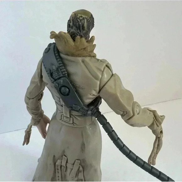 Scarecrow Action Figure 2005 Hasbro DC Comics Face Change No missile Batman 5" - Picture 5 of 10